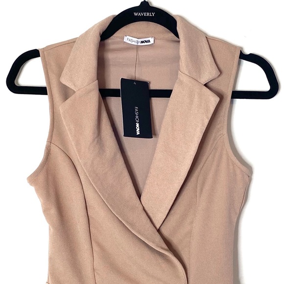 ⭐️NWT⭐️ FASHION NOVA Collared Bodysuit Blouse -Tan - Picture 2 of 6